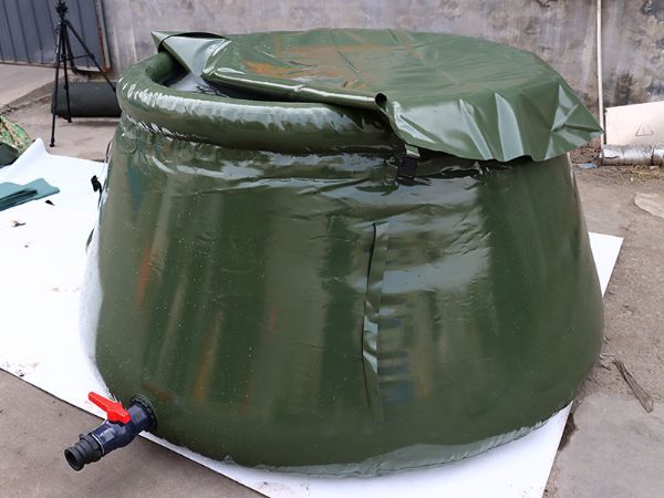 Firefighting flexible water tank