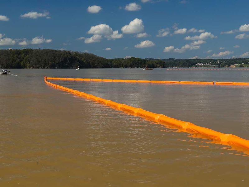 PVC oil spill containment boom